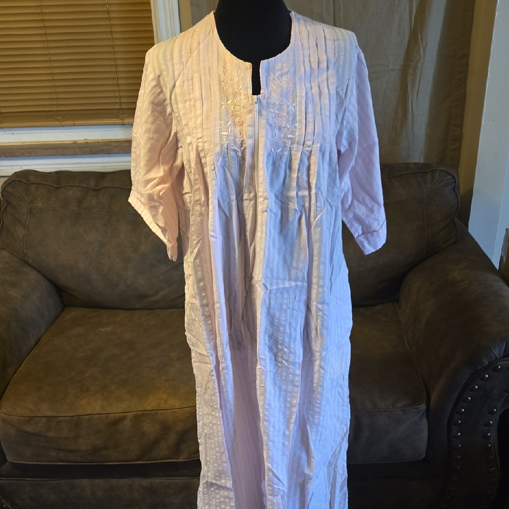 Miss Elaine Petites Soft Pink Zipup Garment Size: PS